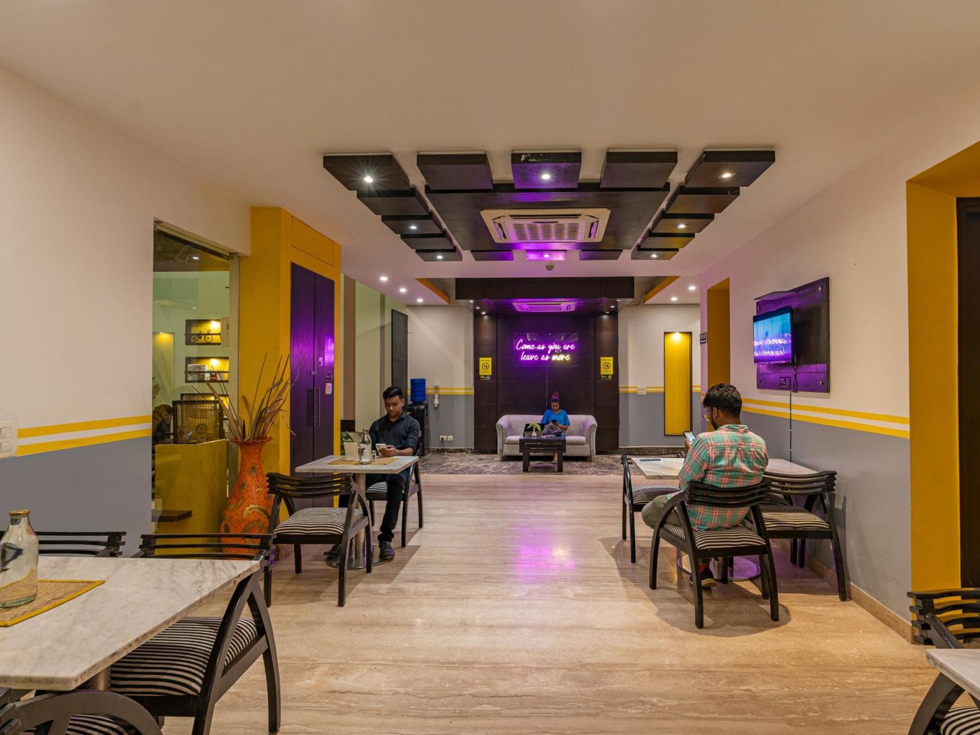 The Hosteller Delhi Ню Делхи Екстериор снимка